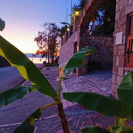 Spasmata Village - Special Maizonette Only Adults Retreat Just One Minute To The Minia