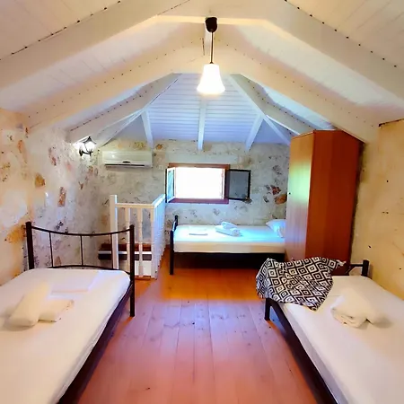 Spasmata Village - Special Maizonette Only Adults Retreat Just One Minute To The Minia