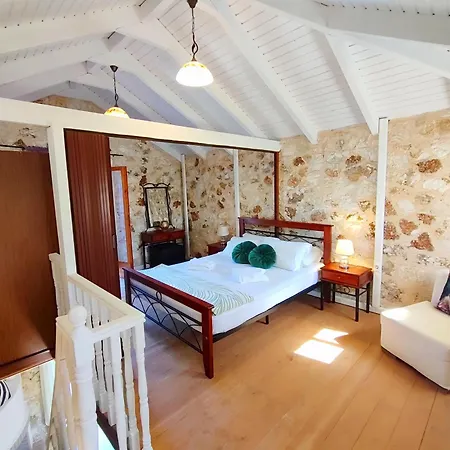 Spasmata Village - Special Maizonette Only Adults Retreat Just One Minute To The * Minia