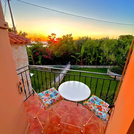 Spasmata Village - Special Maizonette Only Adults Retreat Just One Minute To The Minia